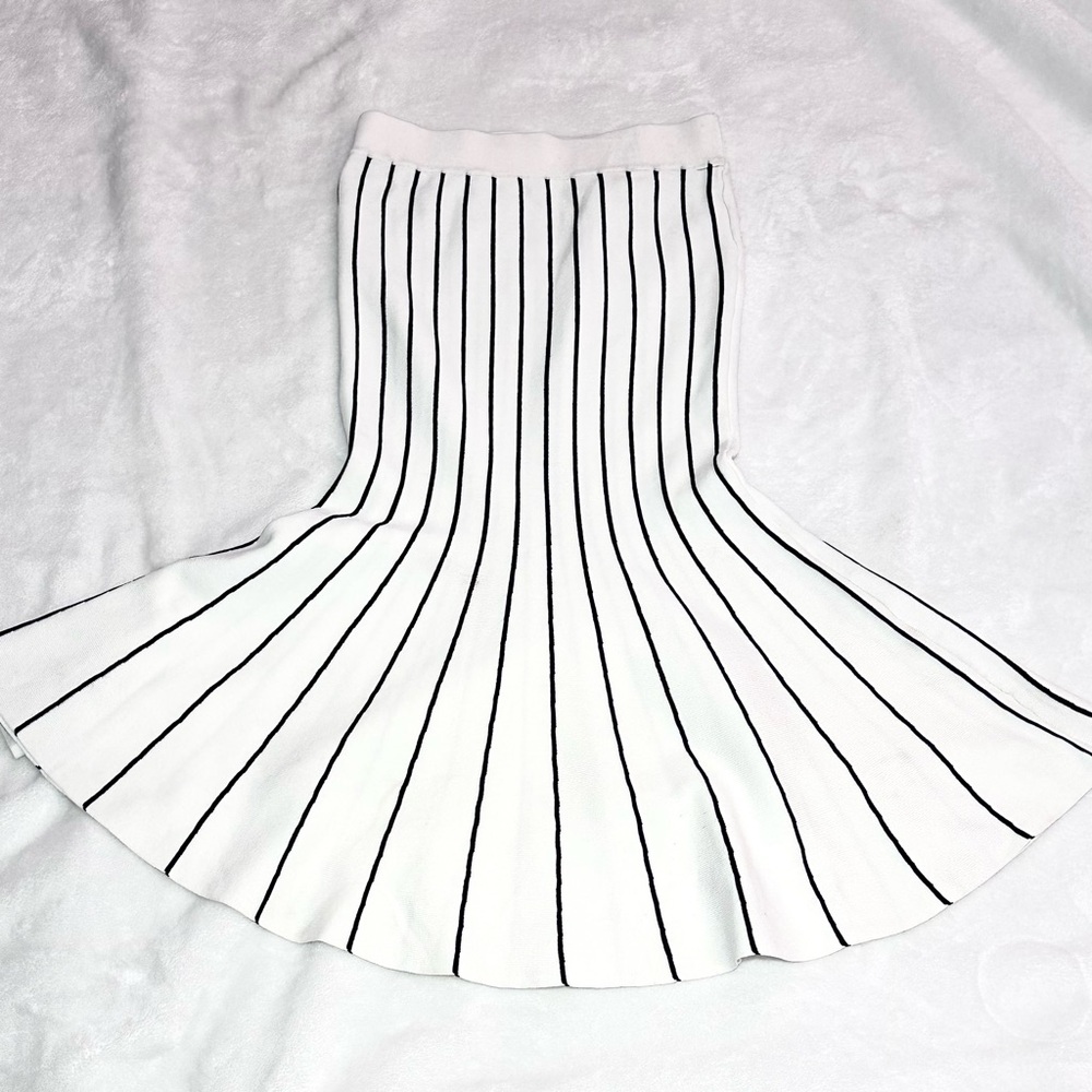 SHOW STUDIOS White and Black Striped Midi Knit Skirt Flared Style - Size XS